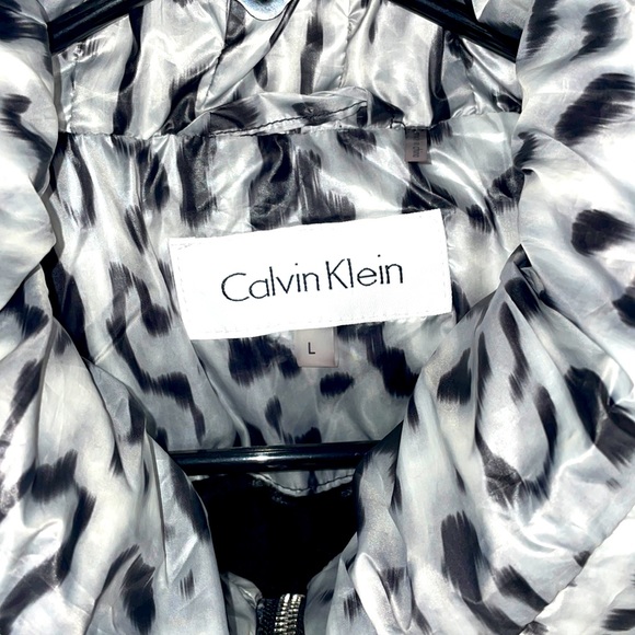 Calvin Klein women’s vest jacket, size large - Picture 2 of 5